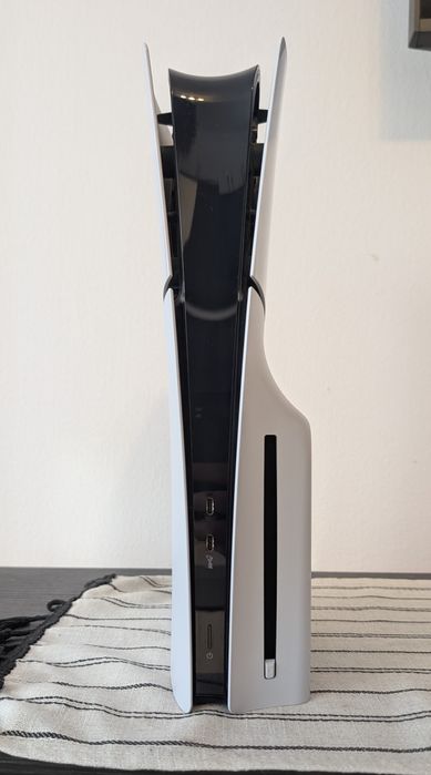 Vand Play Station 5 disc edition ,recent cumparat.