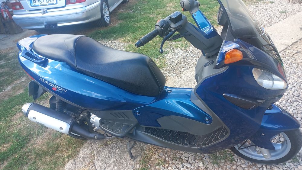 Scuter malaguti s250