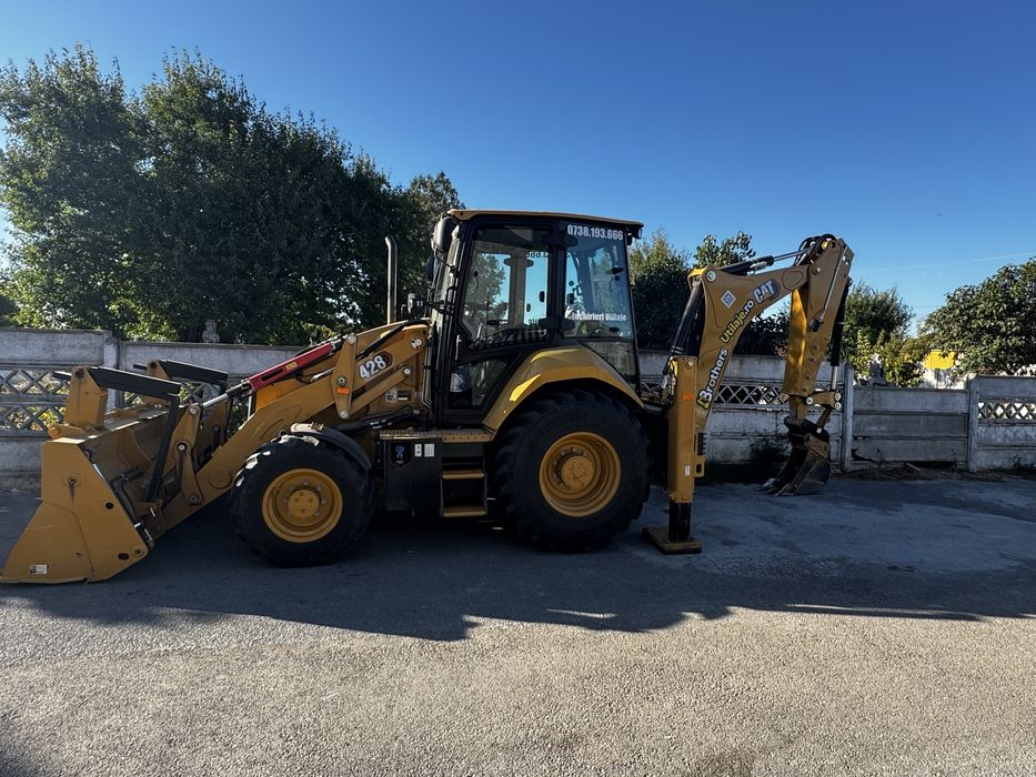 Utilaje de Inchiriat Buldoexcavator cu Picon Camion 8x4 Bascula