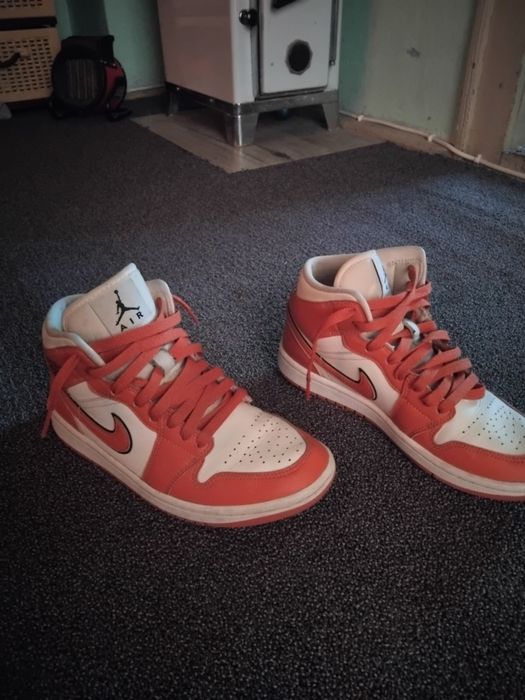 Jordan 1 high orange