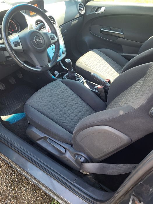Opel Corsa 1.4 benzină