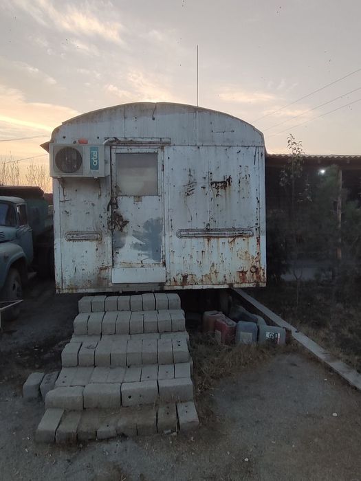 Vagon sotiladi.  Quruvchi,ishchilar uchun