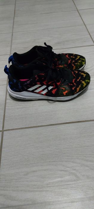 Set poker și adidași Nike