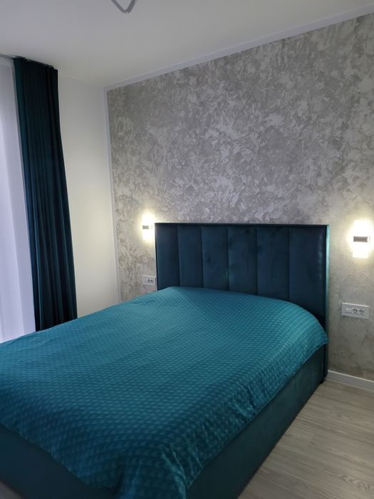 Vând pat matrimonial 160/200