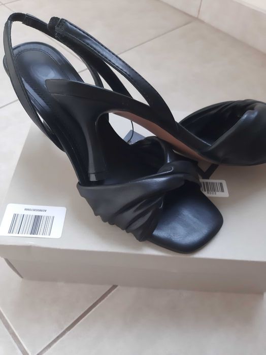 Много дамски обувки номер 37