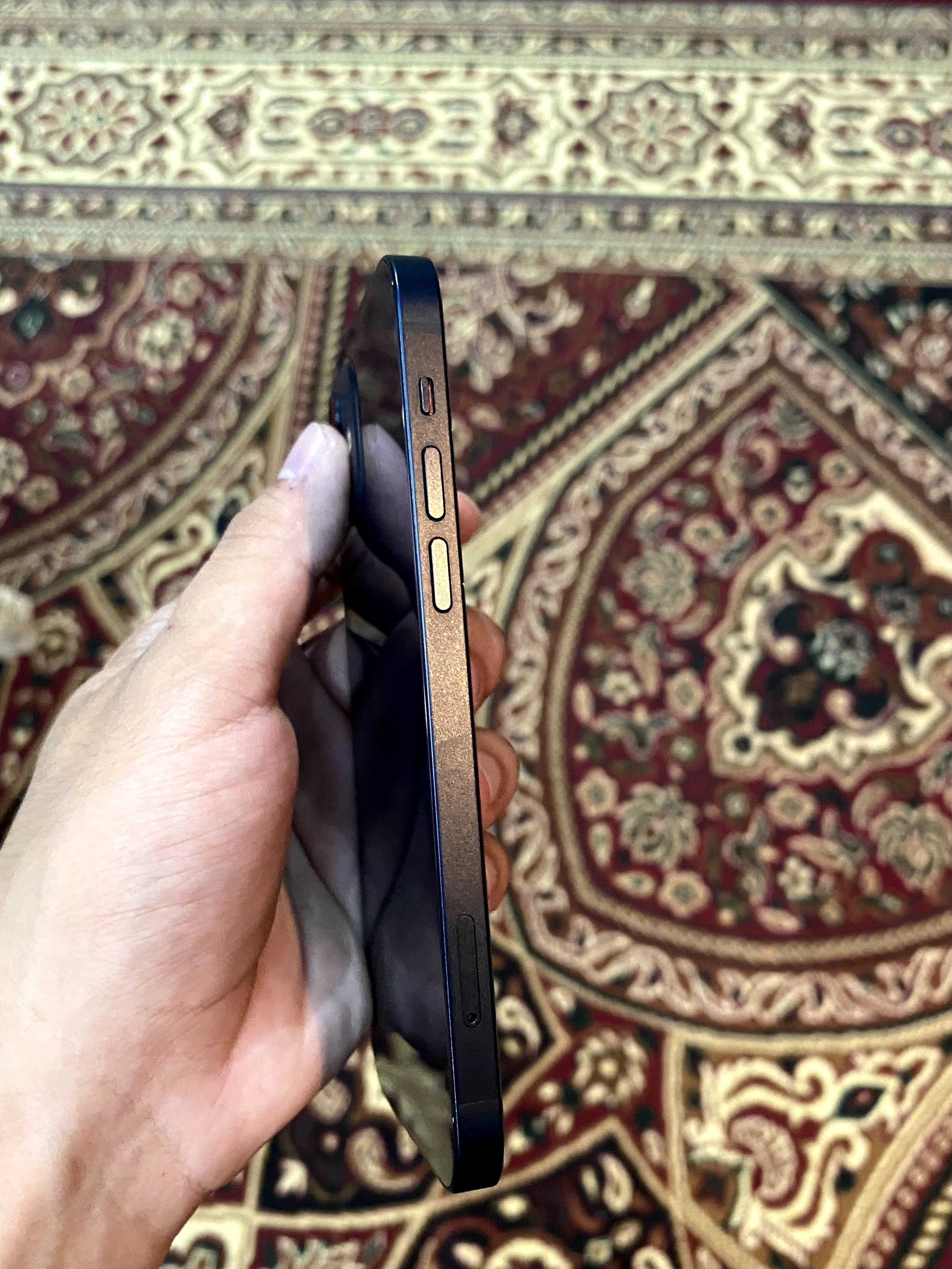 iPhone 12 64гб продается
