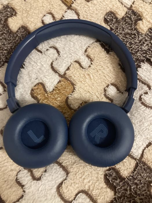 Продам беспроводные наушники JBL оригинал