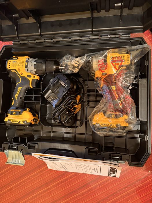 Комплект акумулаторни инструменти DeWALT XR – нов