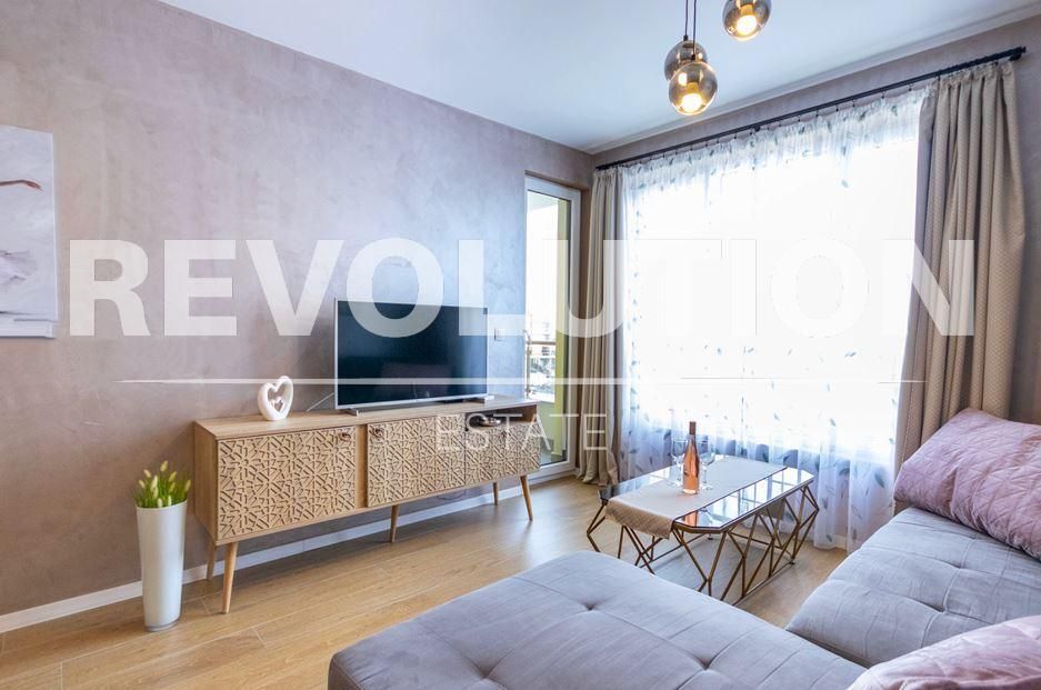 Дава се под наем Двустаен апартамент в Варна, Център - 73 кв.м за 800 € - Снимка #1