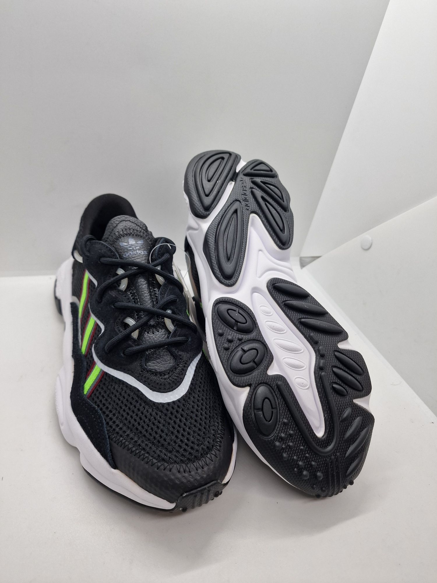 Adidas Ozweego EE7002 nr. 40