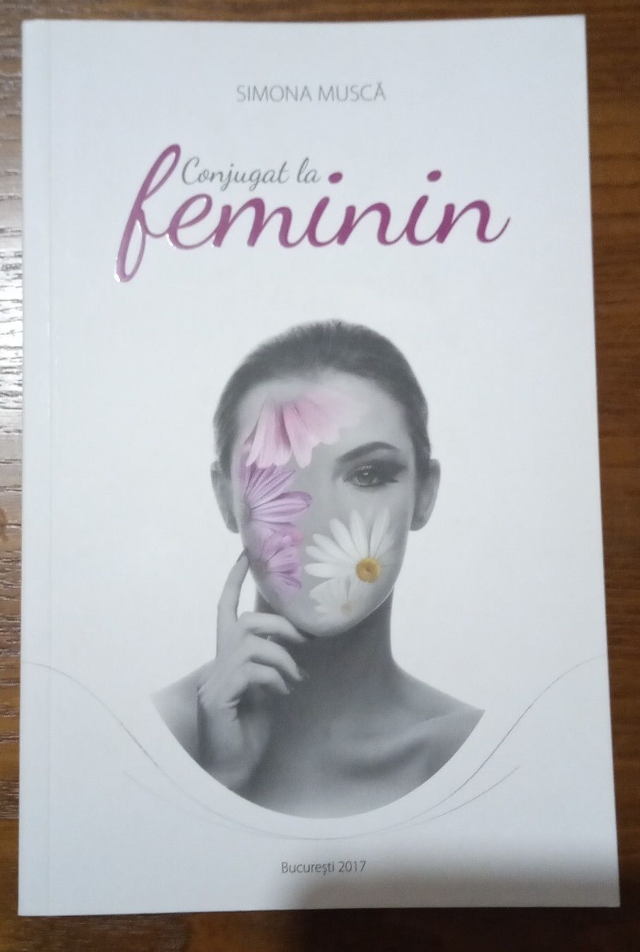 Conjugat la feminin de Simona Muscă