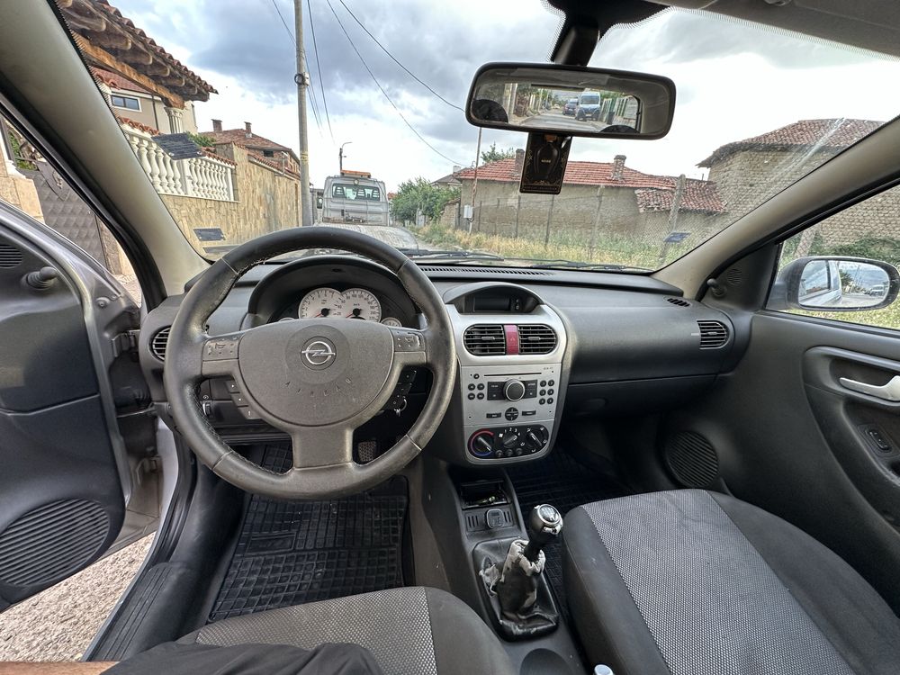 Opel Corsa C 2005 Година