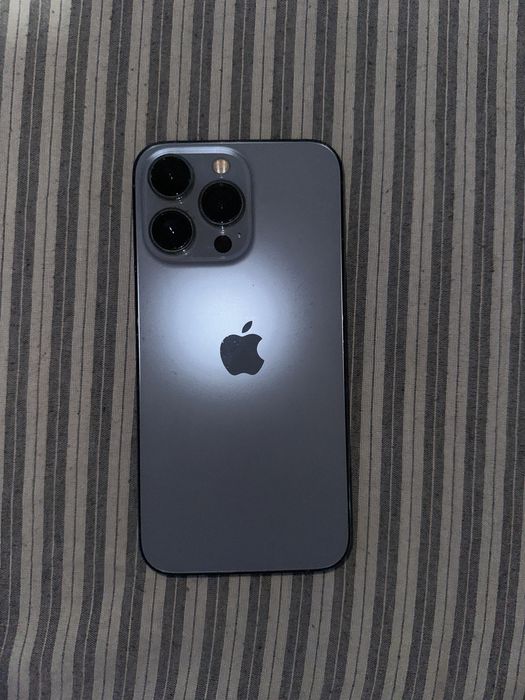 Vand iphone 13 pro sierra blue.