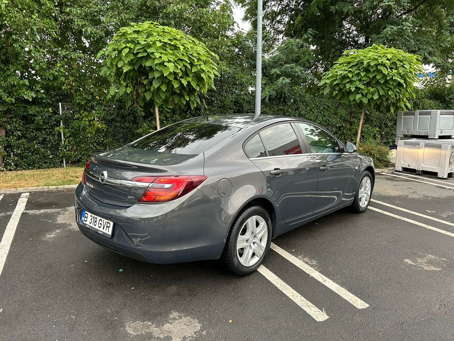 Vând Opel insignia