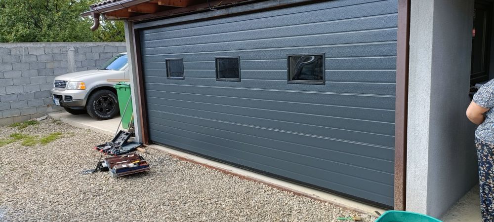 Uși de garaj, rezidențiale și industriale