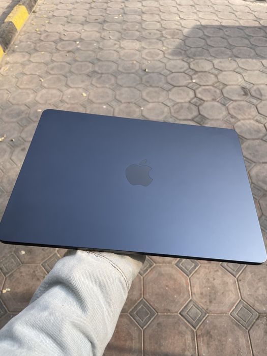 Macbook air m2 16/256 24 ta sikl 100% 20 hours to use