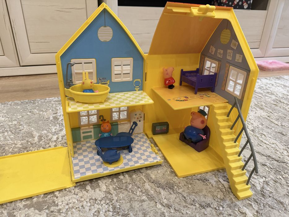 Къща на Пепа Пиг + фигурки подарък