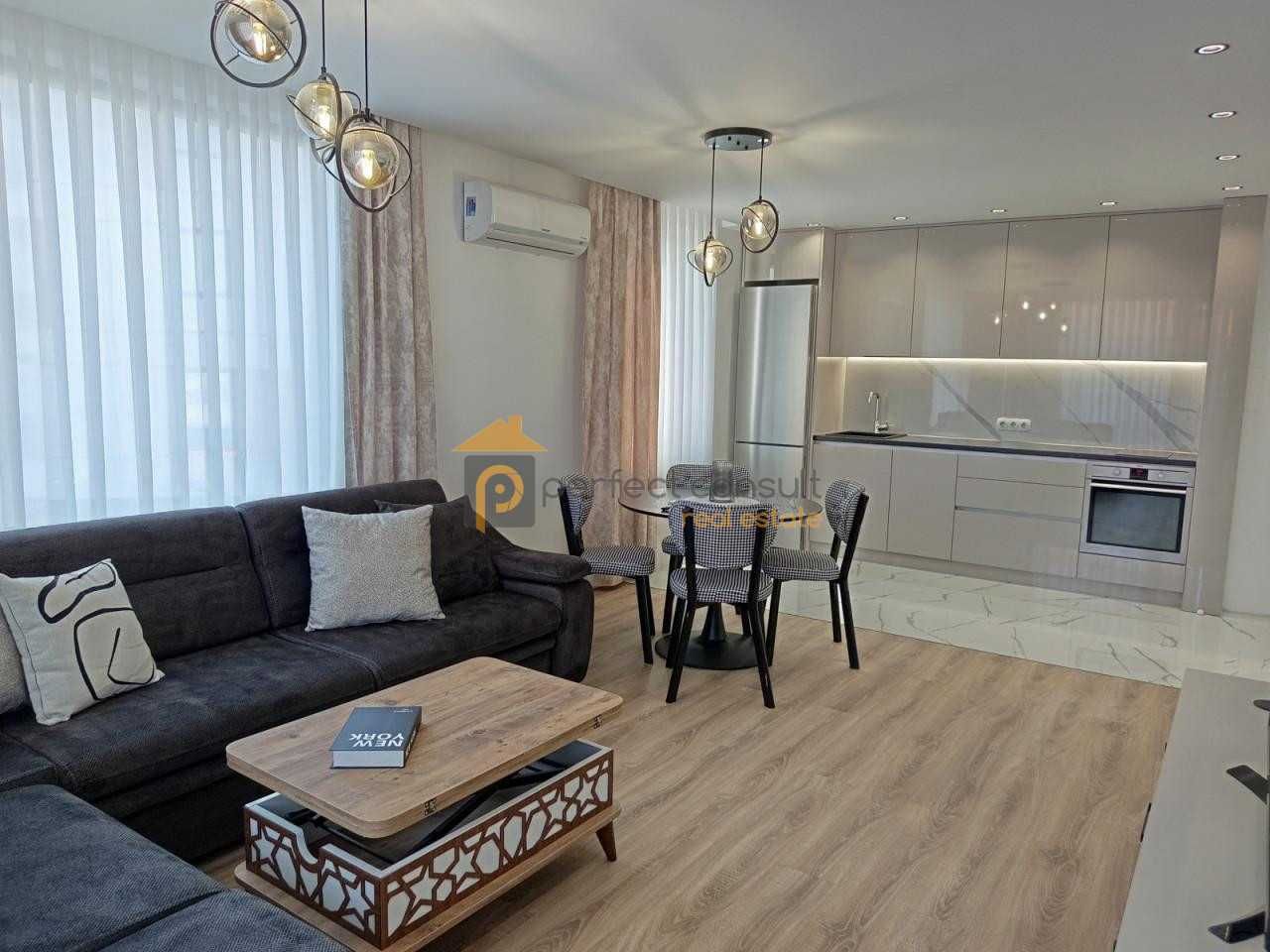 Дава се под наем Тристаен апартамент в Пловдив, Остромила - 116 кв.м за 700 € - Снимка #1