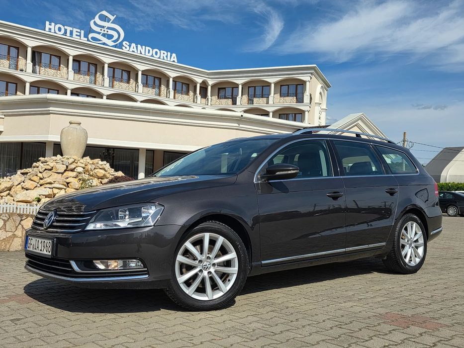 Volkswagen Passat 2.0 TDi 140CP Highline, Navigatie, Alcantara, Crom...