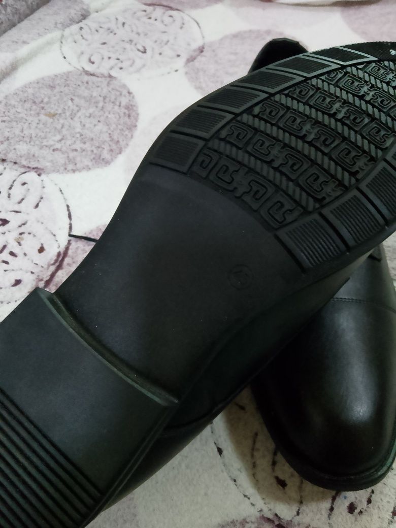 Продам мужские туфли