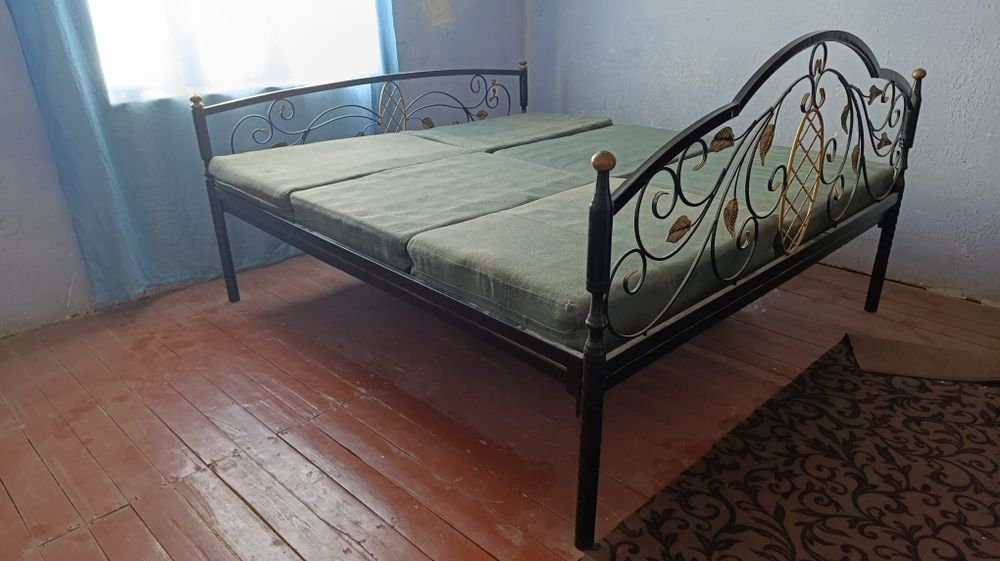 Икки кишилик Темир кровать. Спальня. Сотилади.