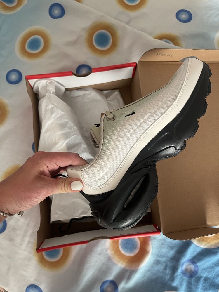 Чисто нови маратонки Nike W Air Max Portal Sneaker