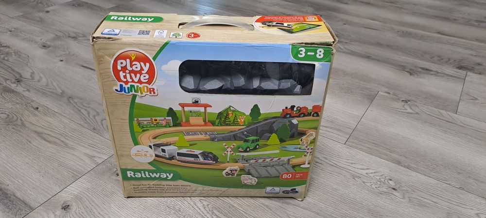 Vand sine de tren de lemn