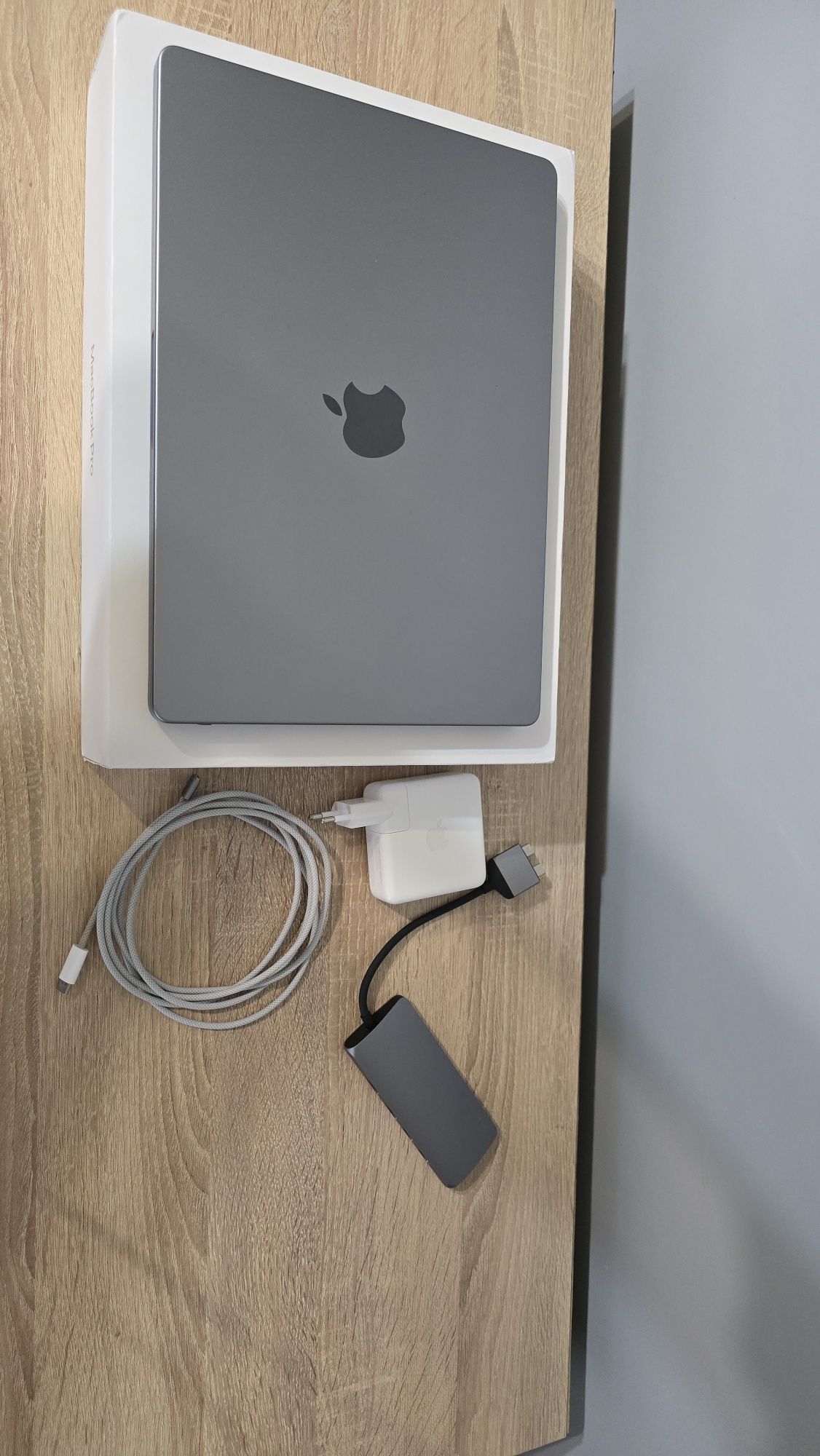 Macbook m2 pro + 2x4k hub stechi / може бартер за компютър