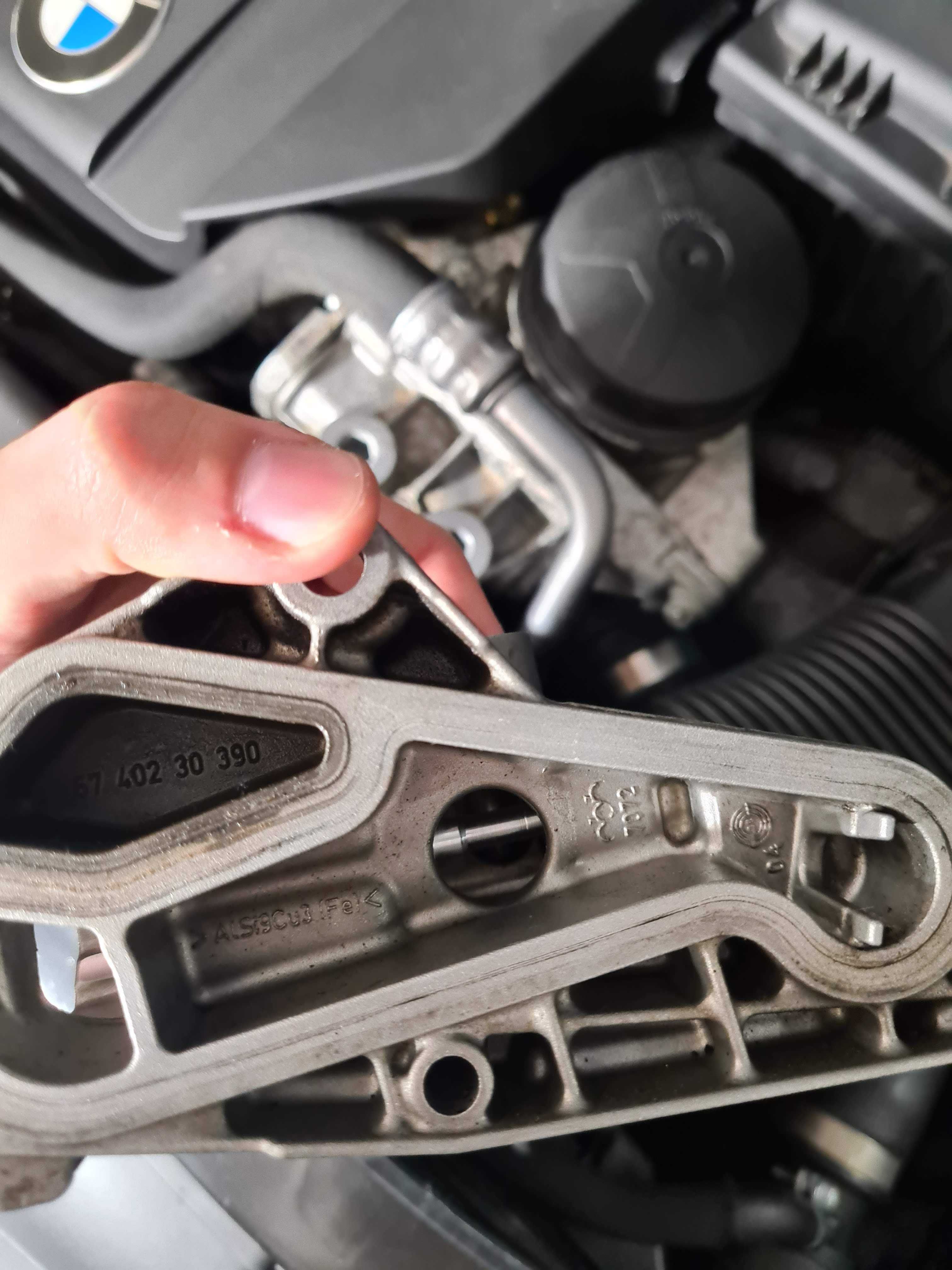 BMW N55 / N54 маслен термостат / oil cooler thermostat