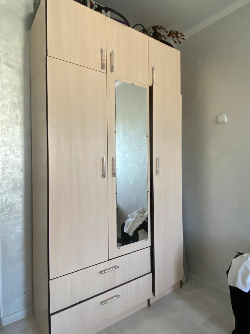 Продам шифонер в отличном состояний