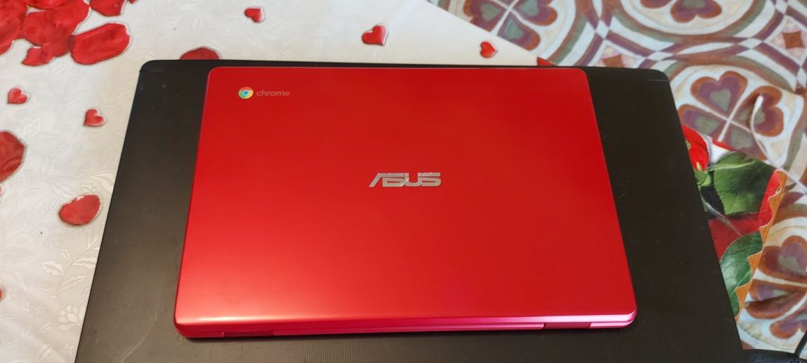 Лаптоп Asus chromeboock