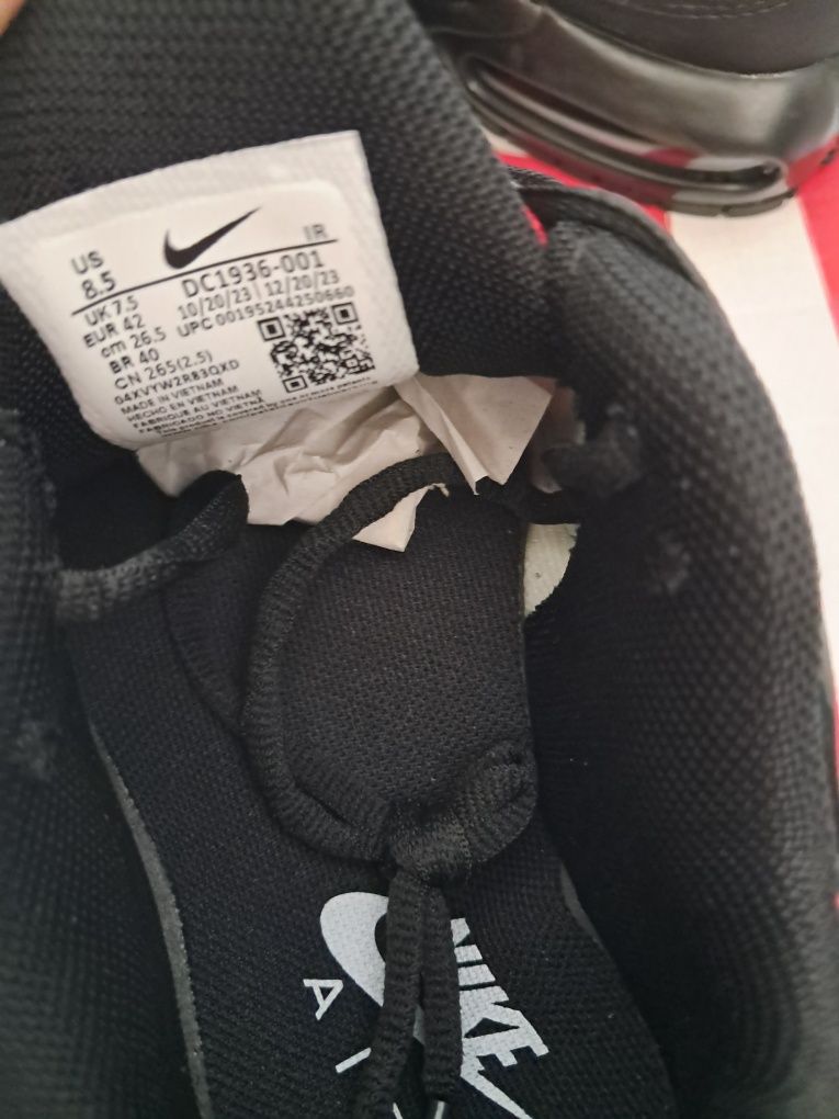 NIKE Спортни обувки AIR MAX PLUS
