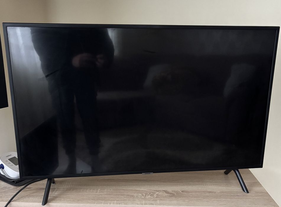 Televizor Samsung 108 cm Seria 7, paleta de leguri defecta