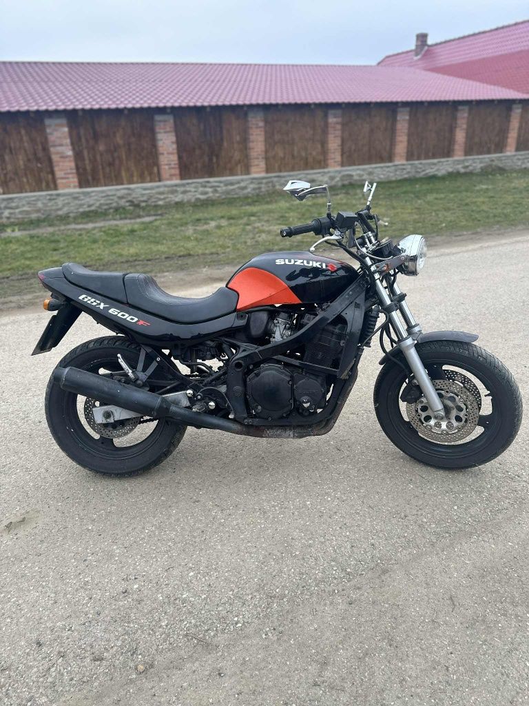 Vând  Suzuki GSX 600
