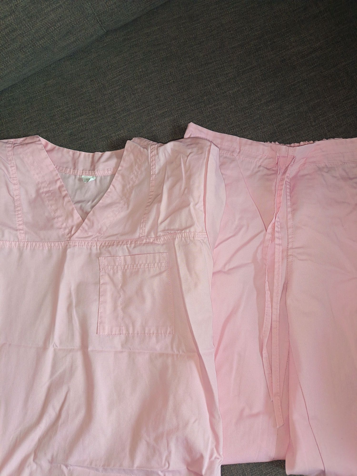 Costum medical nou, Femina