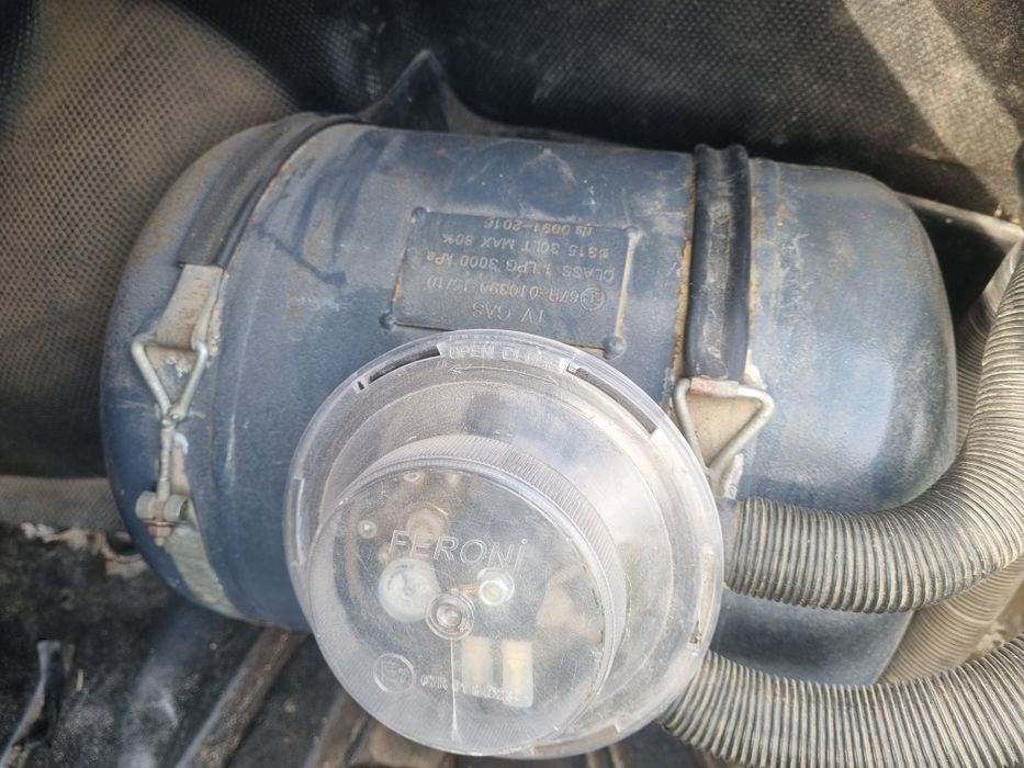 VW Vento 1.8 на части