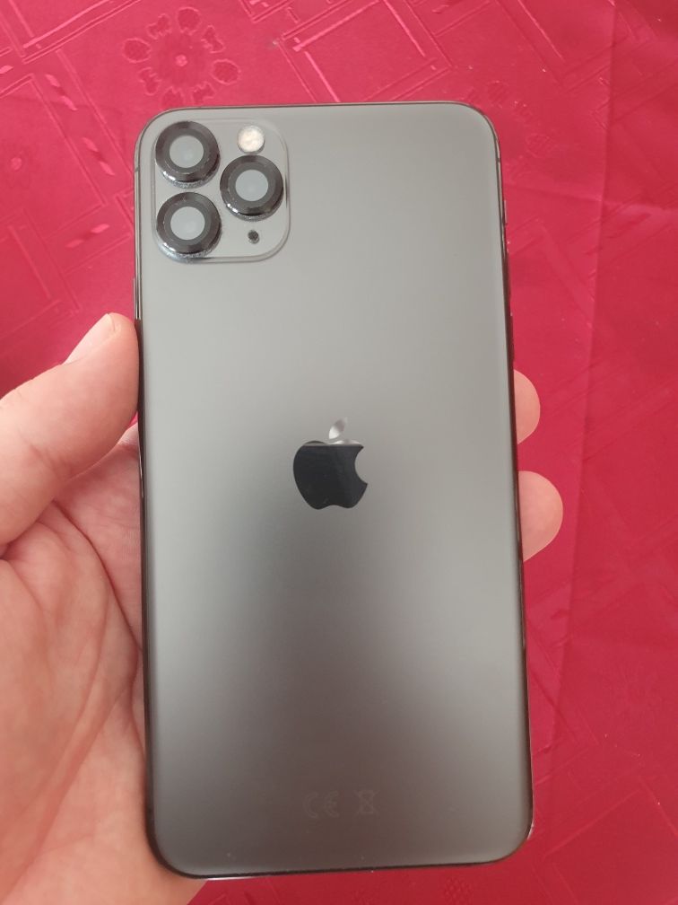 IPhone 11 Pro Max 256GB перфектен пълен комплект