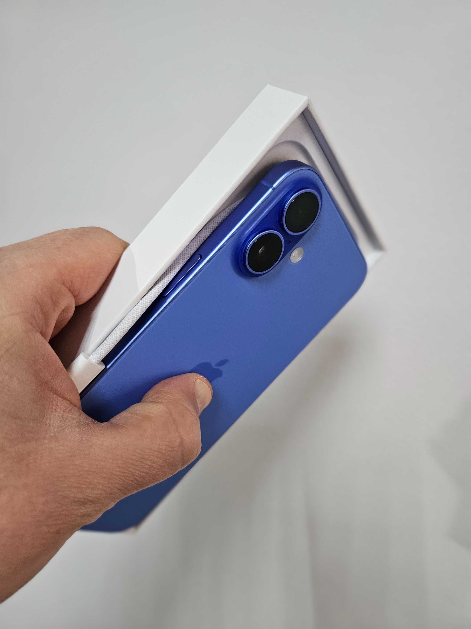 iPhone 16 Plus, 128 gb, neverlock, nou la cutie, 2 ani Garantie.