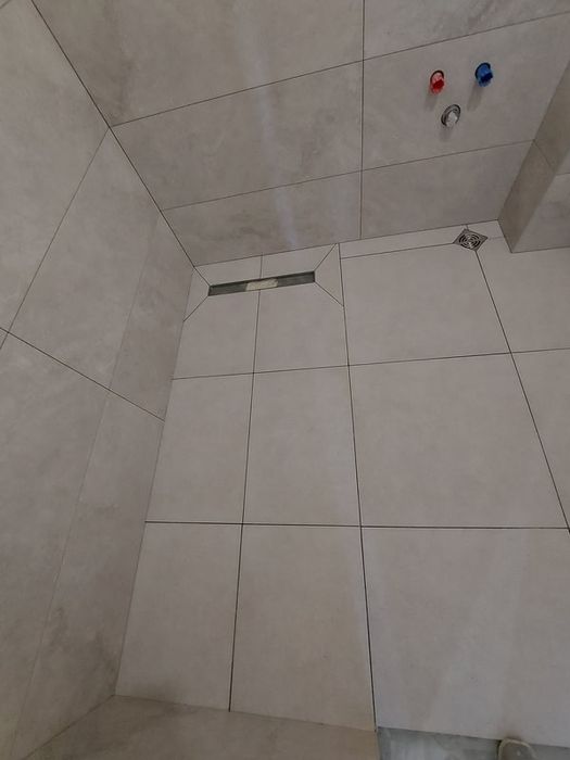 Echipă executam lucrări interior si exterior.
