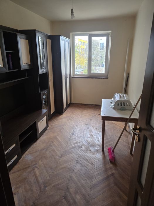 Inchiriez apartament