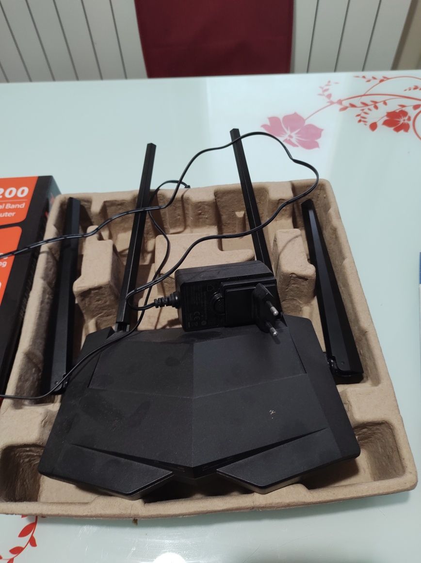 Router wireless Tenda AC10U