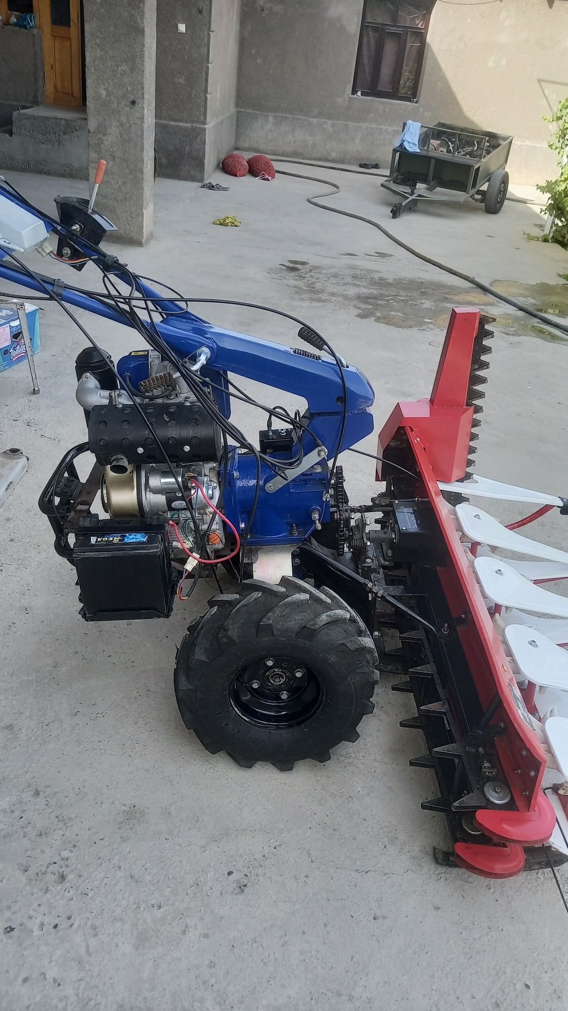 Exkolibur mini traktor jatkasi bilan yoki jatkasi alohida sotiladi