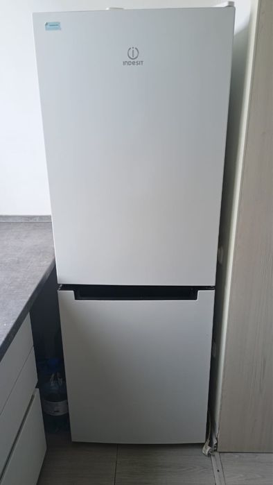 Холодильник БУ индезит Indesit