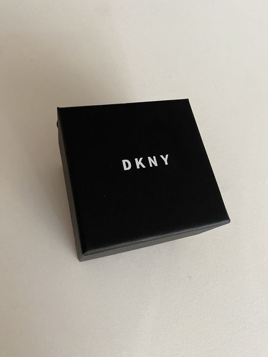 Кутия от часовник DKNY