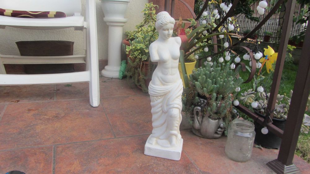 Afrodita,statueta 50 cm din ceramica,portelan