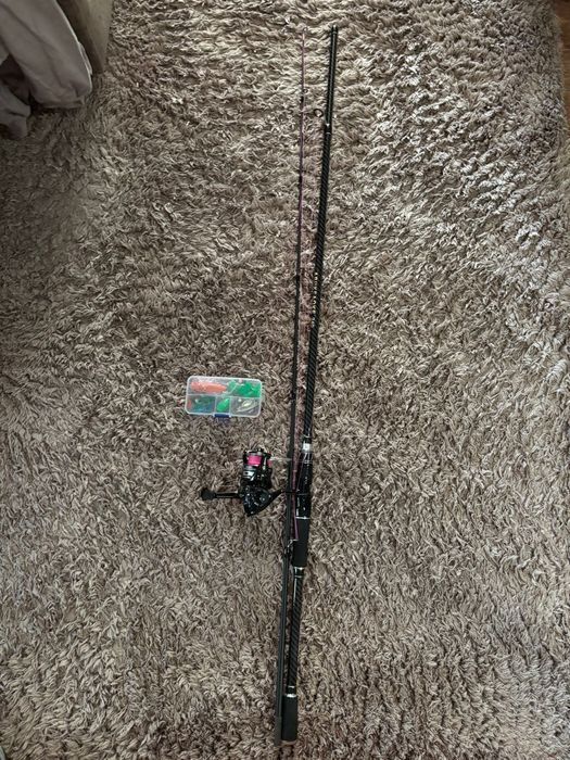 Продам спиннинг  в сборе