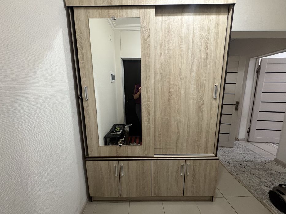 Прихожая шкаф. В отличном состоянии