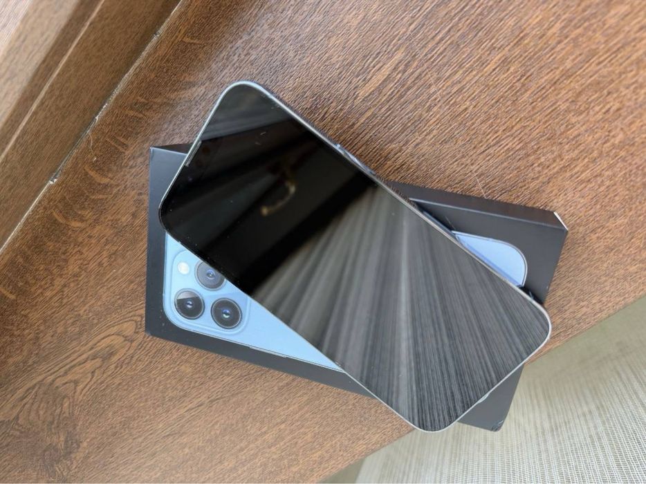 Продам айфон в хорошем состоянии