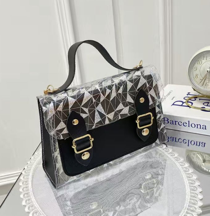 маленькая сумочка всего за 2500