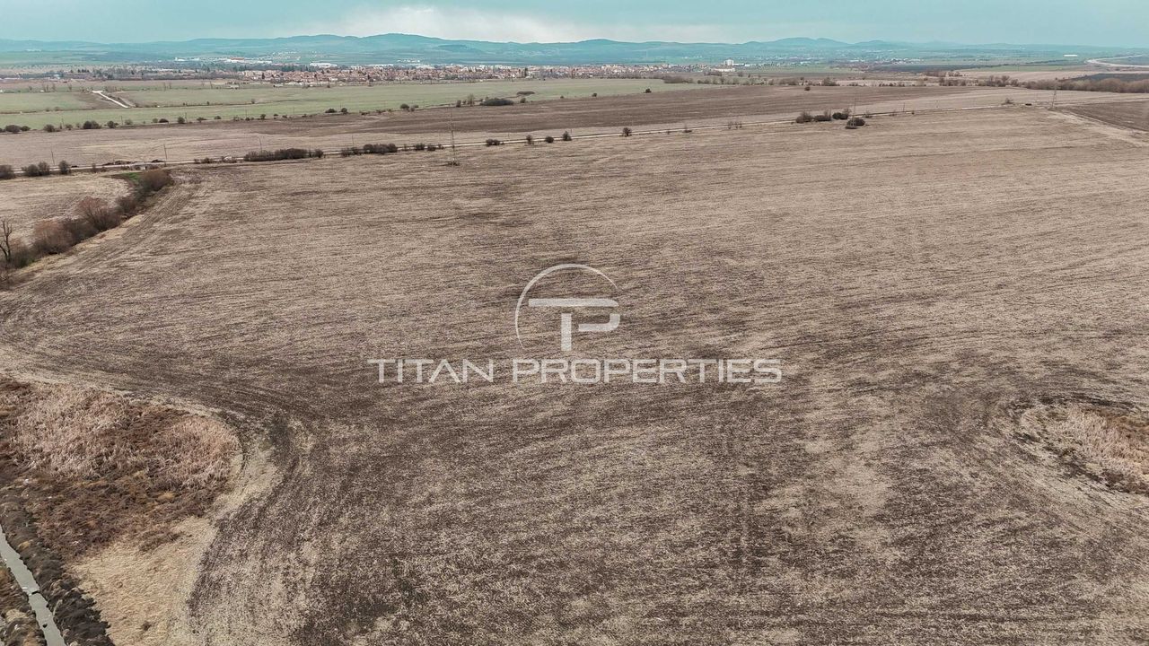 Продава се Парцел в с. Волуяк, Област София-град - 44000 кв.м за 45 €/кв.м - Снимка #1